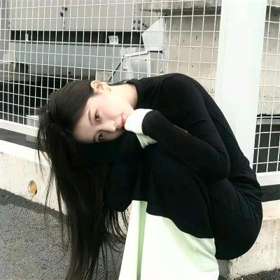 风华尽敛为谁藏